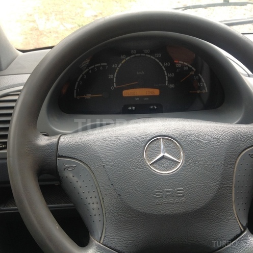 Mercedes Sprinter 212 2002, 37,000 km - 2.2 l - Qusar