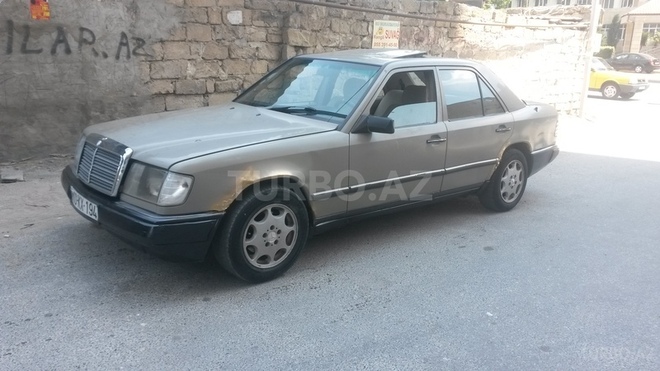 Mercedes E 200 1988, 189,000 km - 2.0 l - Bakı