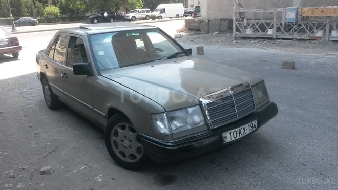 Mercedes E 200 1988, 189,000 km - 2.0 l - Bakı