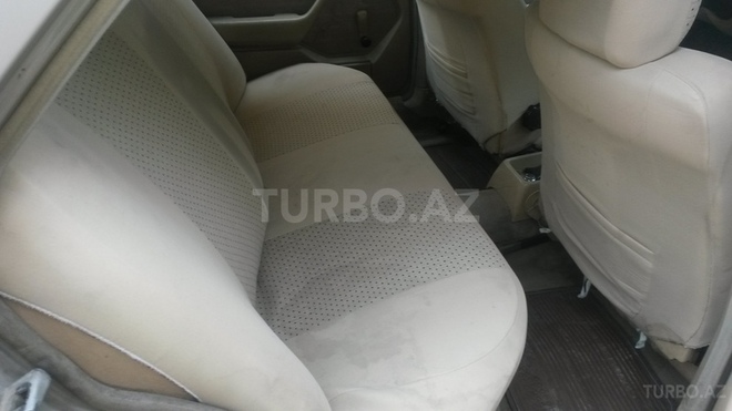 Mercedes E 200 1988, 189,000 km - 2.0 l - Bakı