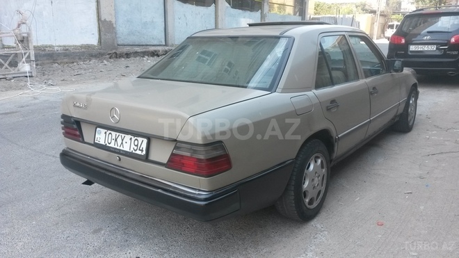 Mercedes E 200 1988, 189,000 km - 2.0 l - Bakı