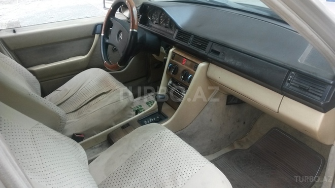 Mercedes E 200 1988, 189,000 km - 2.0 l - Bakı