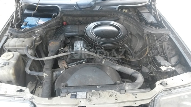 Mercedes E 200 1988, 189,000 km - 2.0 l - Bakı