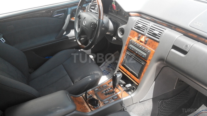 Mercedes E 240 2001, 122,000 km - 2.6 l - Bakı