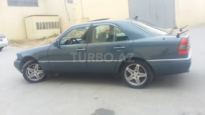 Mercedes C 180 1993, 300,141 km - 1.8 l - Bakı