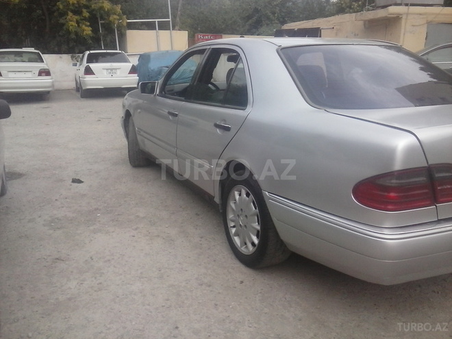 Mercedes E 230 1995, 360,000 km - 2.3 l - Bakı