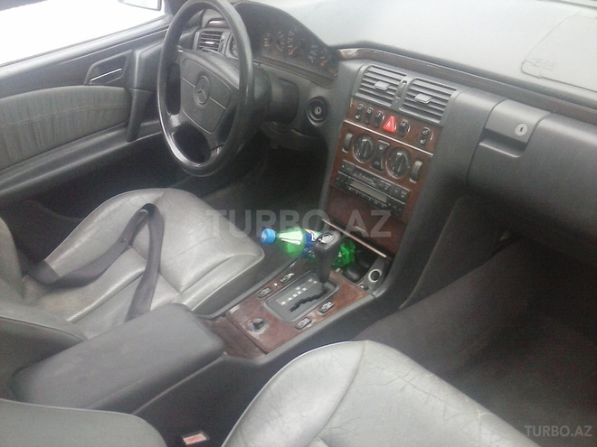 Mercedes E 230 1995, 360,000 km - 2.3 l - Bakı