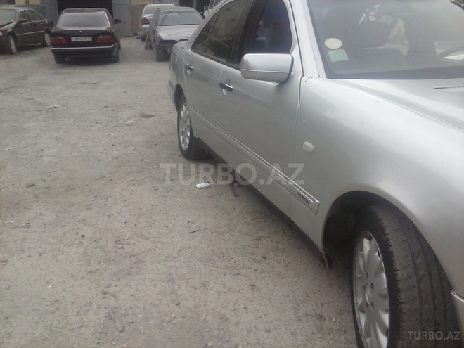 Mercedes E 230 1995, 360,000 km - 2.3 l - Bakı