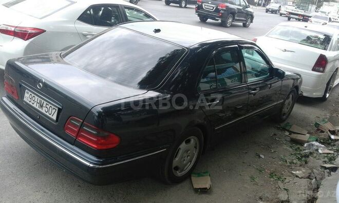 Mercedes E 320 1999, 298,494 km - 3.2 л - Bakı