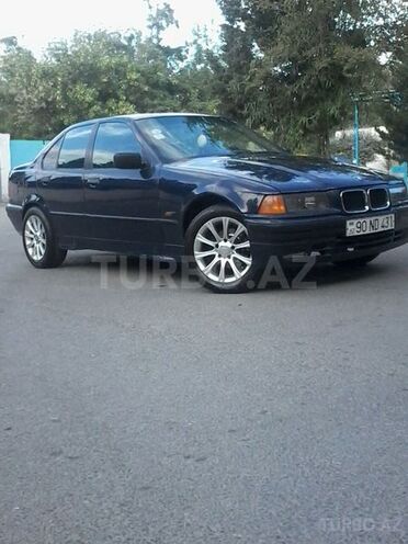 BMW 318 1992, 180,000 km - 1.8 l - Sumqayıt