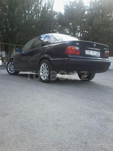 BMW 318 1992, 180,000 km - 1.8 l - Sumqayıt