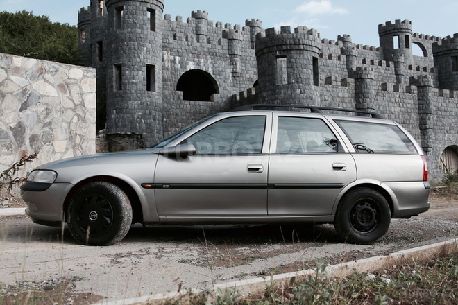 Opel Vectra 1997, 190,000 km - 1.8 l - Şəki