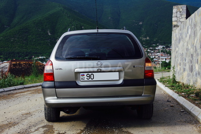Opel Vectra 1997, 190,000 km - 1.8 l - Şəki