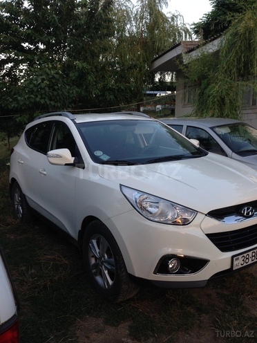 Hyundai ix35 2012, 50,000 km - 8.0 l - Qusar