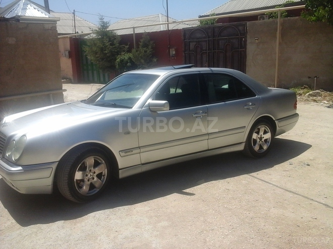 Mercedes E 220 1996, 266,960 km - 2.2 l - Bakı