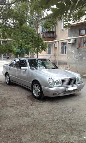 Mercedes E 240 1999, 300,000 km - 2.4 l - Sumqayıt
