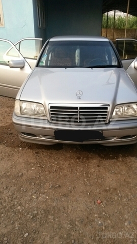 Mercedes C 180 1999, 210,000 km - 0.2 l - Saatlı