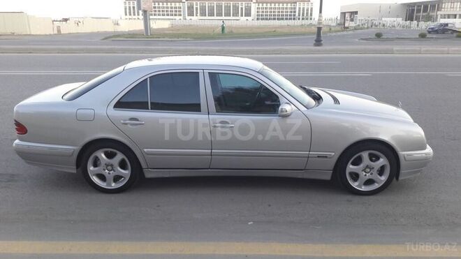 Mercedes E 220 2000, 313,000 km - 2.2 л - Bakı