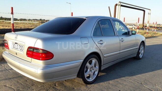 Mercedes E 220 2000, 313,000 km - 2.2 л - Bakı