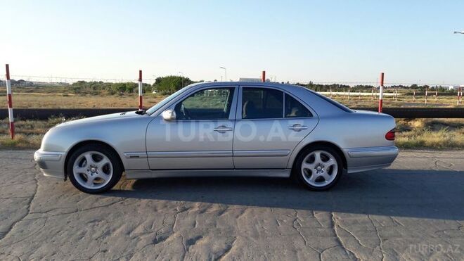 Mercedes E 220 2000, 313,000 km - 2.2 л - Bakı