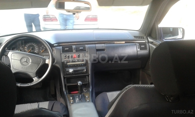 Mercedes E 280 1997, 422,220 km - 2.8 l - Bakı