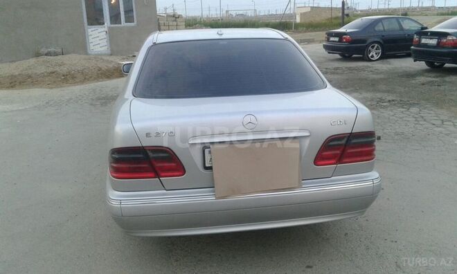 Mercedes E 270 2000, 284,400 km - 2.7 l - Bakı