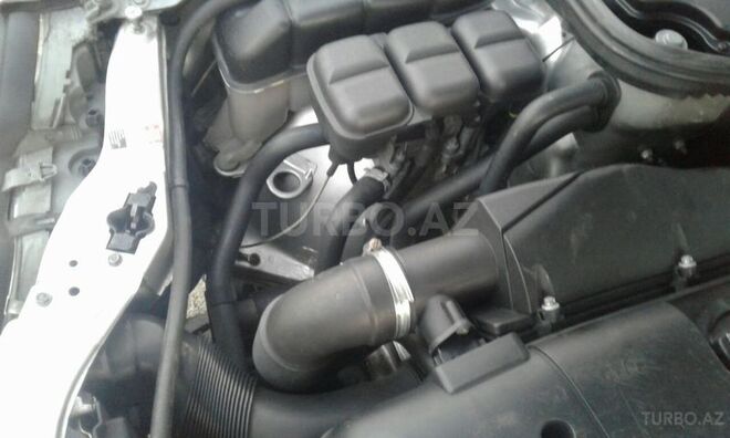 Mercedes E 270 2000, 284,400 km - 2.7 l - Bakı