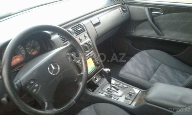 Mercedes E 270 2000, 284,400 km - 2.7 l - Bakı