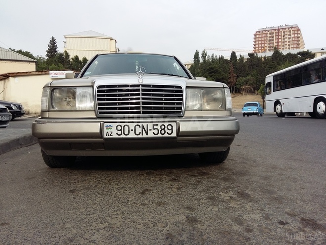 Mercedes E 230 1991, 150,000 km - 2.3 л - Bakı