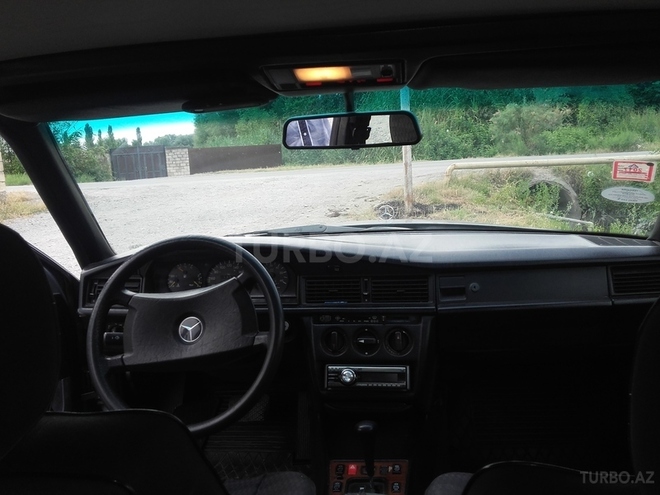 Mercedes 190 1991, 310,000 km - 2.5 l - Ucar