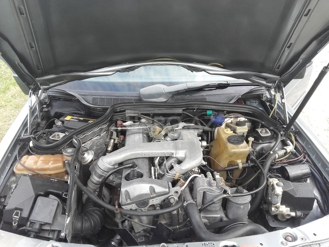 Mercedes 190 1991, 310,000 km - 2.5 l - Ucar