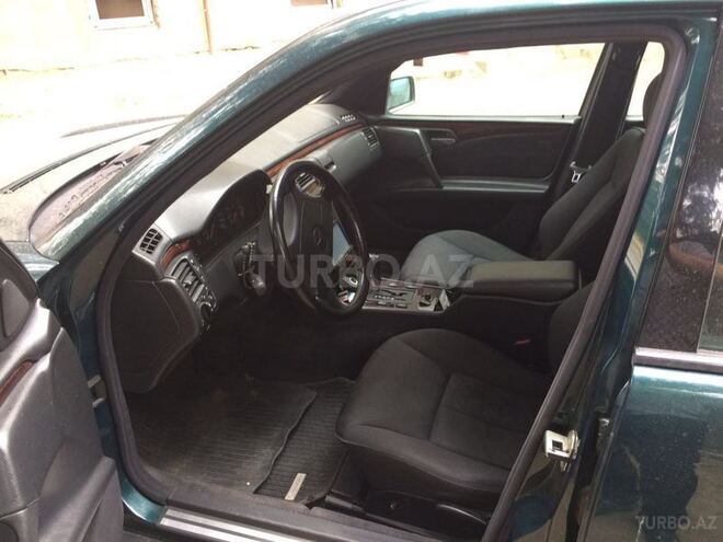 Mercedes E 230 1997, 215,000 km - 2.3 l - Bakı