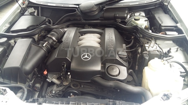 Mercedes E 280 2000, 246,000 km - 2.8 l - Bakı