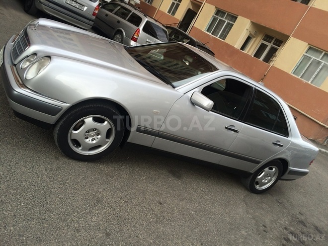 Mercedes E 240 1999, 251,041 km - 2.4 l - Bakı