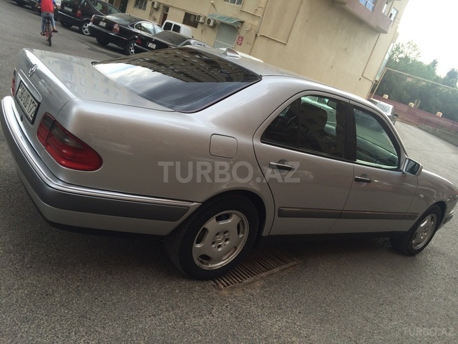 Mercedes E 240 1999, 251,041 km - 2.4 l - Bakı