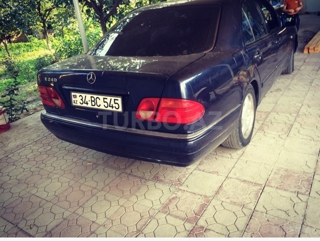 Mercedes E 240 1998, 292,000 km - 2.4 l - Bakı