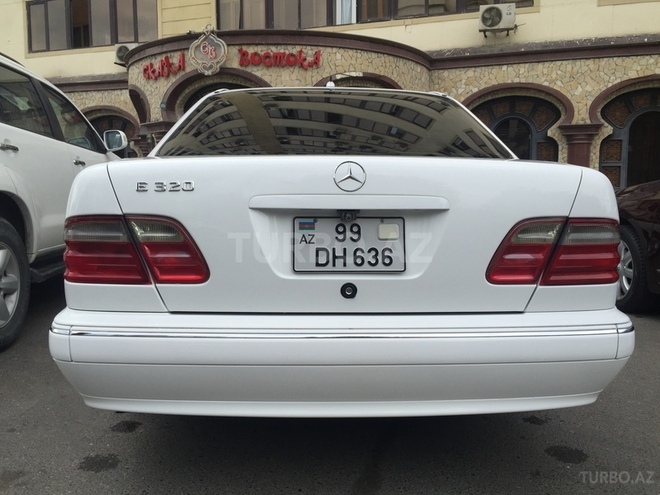Mercedes E 320 2000, 270,000 km - 3.2 l - Bakı