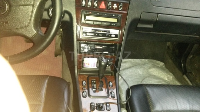 Mercedes E 240 2000, 14,000 km - 2.4 l - Bakı