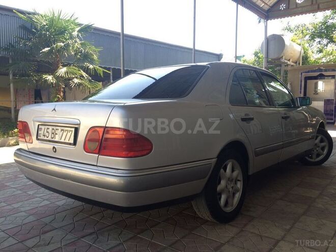 Mercedes E 230 1995, 394,669 km - 2.3 l - Bərdə