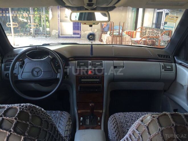 Mercedes E 230 1995, 394,669 km - 2.3 l - Bərdə