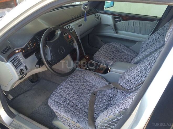 Mercedes E 230 1995, 394,669 km - 2.3 l - Bərdə