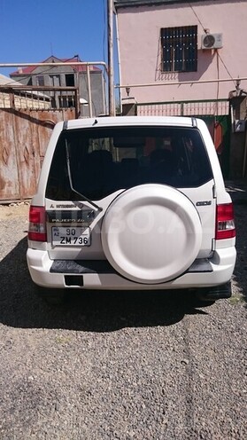 Mitsubishi Pajero io 2000, 200,000 km - 2.0 л - Bakı