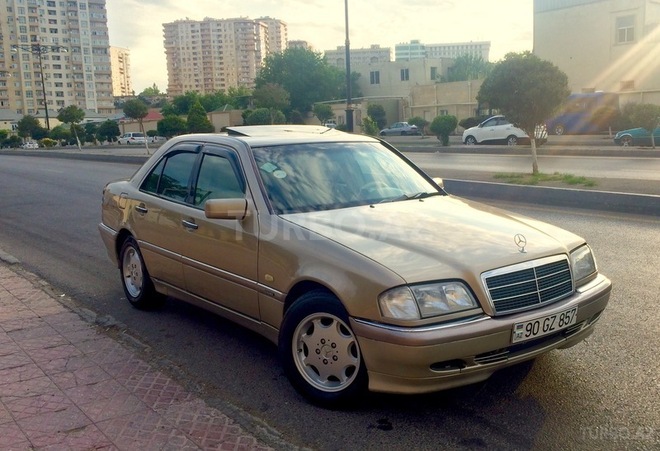 Mercedes C 200 2000, 269,000 km - 2.0 л - Bakı