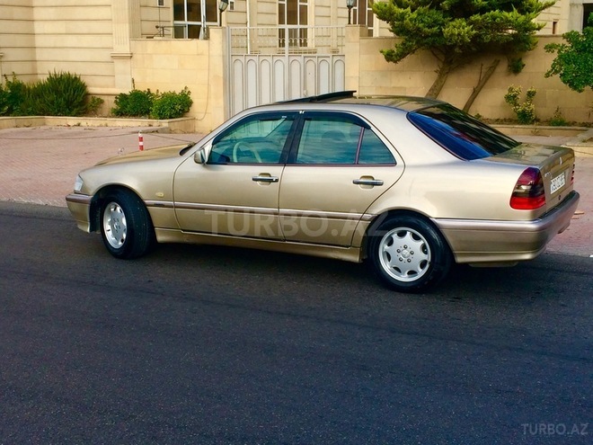Mercedes C 200 2000, 269,000 km - 2.0 л - Bakı