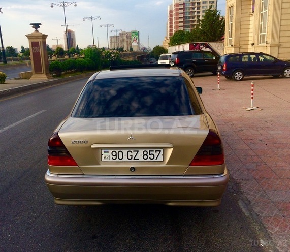 Mercedes C 200 2000, 269,000 km - 2.0 л - Bakı