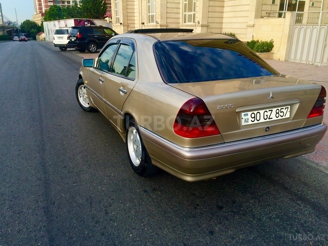 Mercedes C 200 2000, 269,000 km - 2.0 л - Bakı