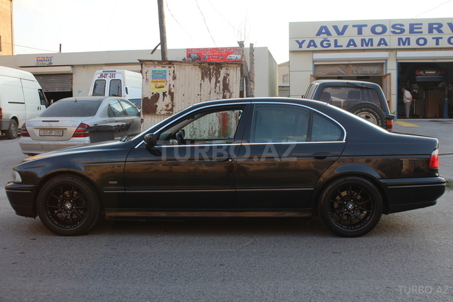 BMW 525 2001, 250,000 km - 2.5 l - Sumqayıt