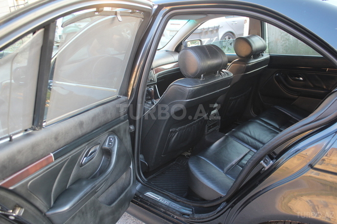 BMW 525 2001, 250,000 km - 2.5 l - Sumqayıt