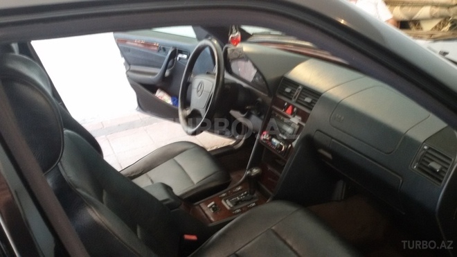 Mercedes C 230 1998, 180,000 km - 2.3 l - Sumqayıt