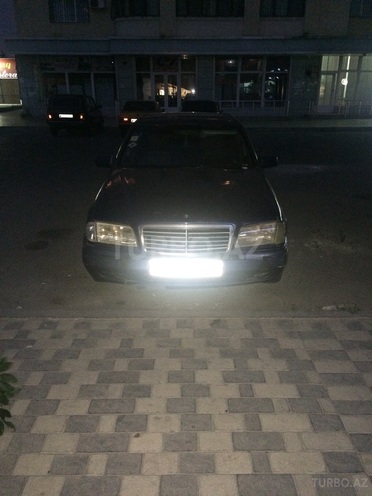 Mercedes C 180 1993, 299,000 km - 1.8 л - Bakı